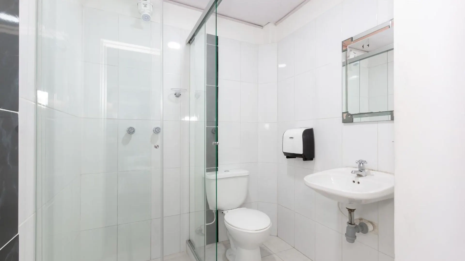Hotel Guayacanes 70 Medellin Guest house