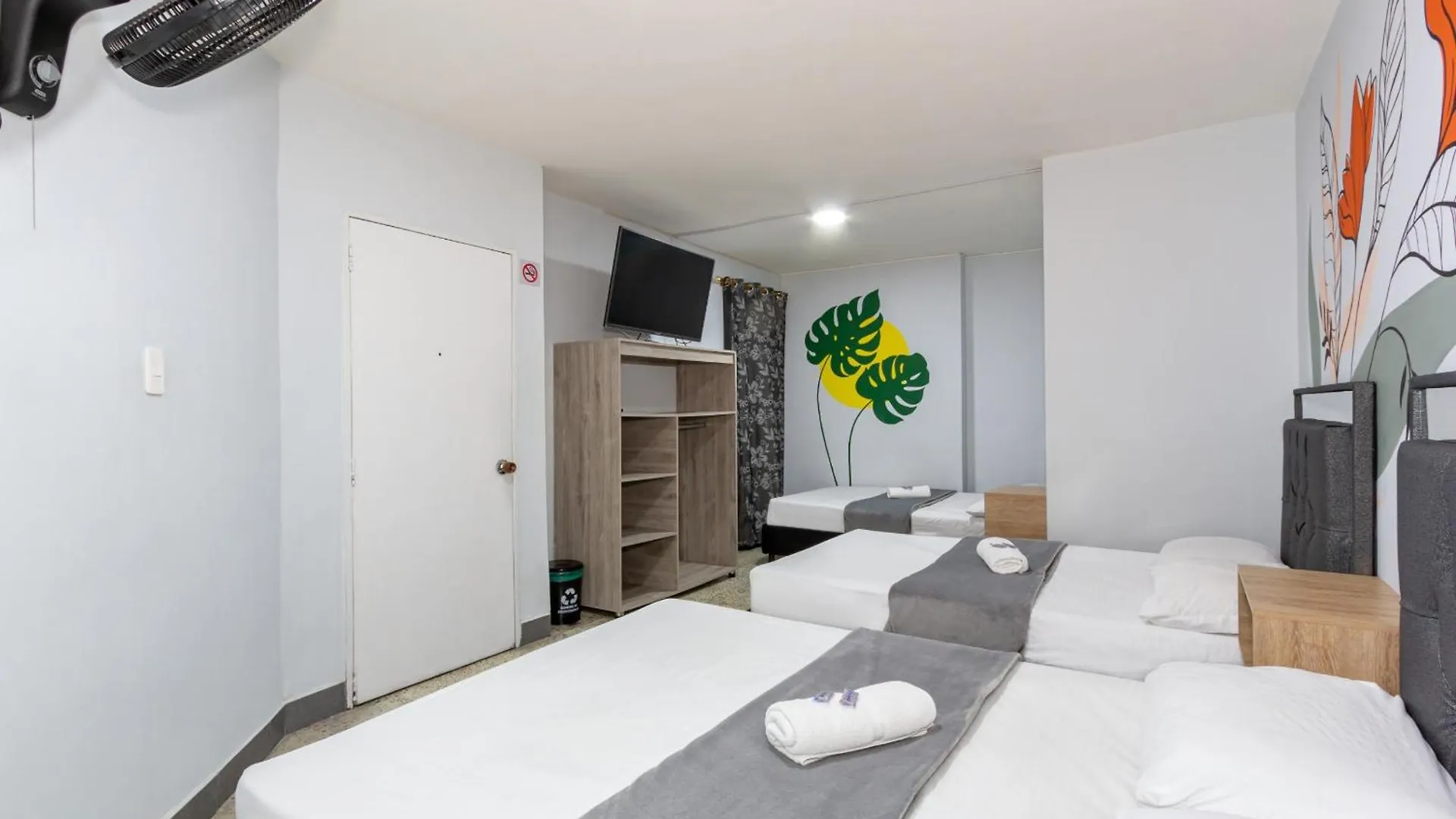 Hotel Guayacanes 70 Medellín 0*,