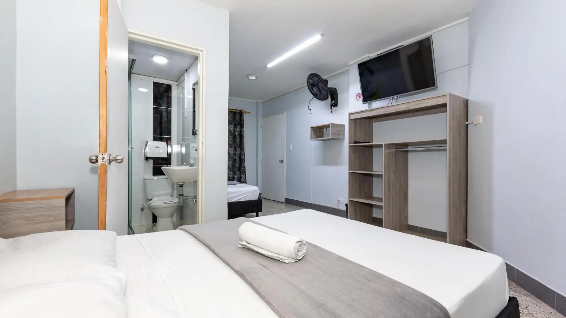 Pensjonat Hotel Guayacanes 70 Medellín