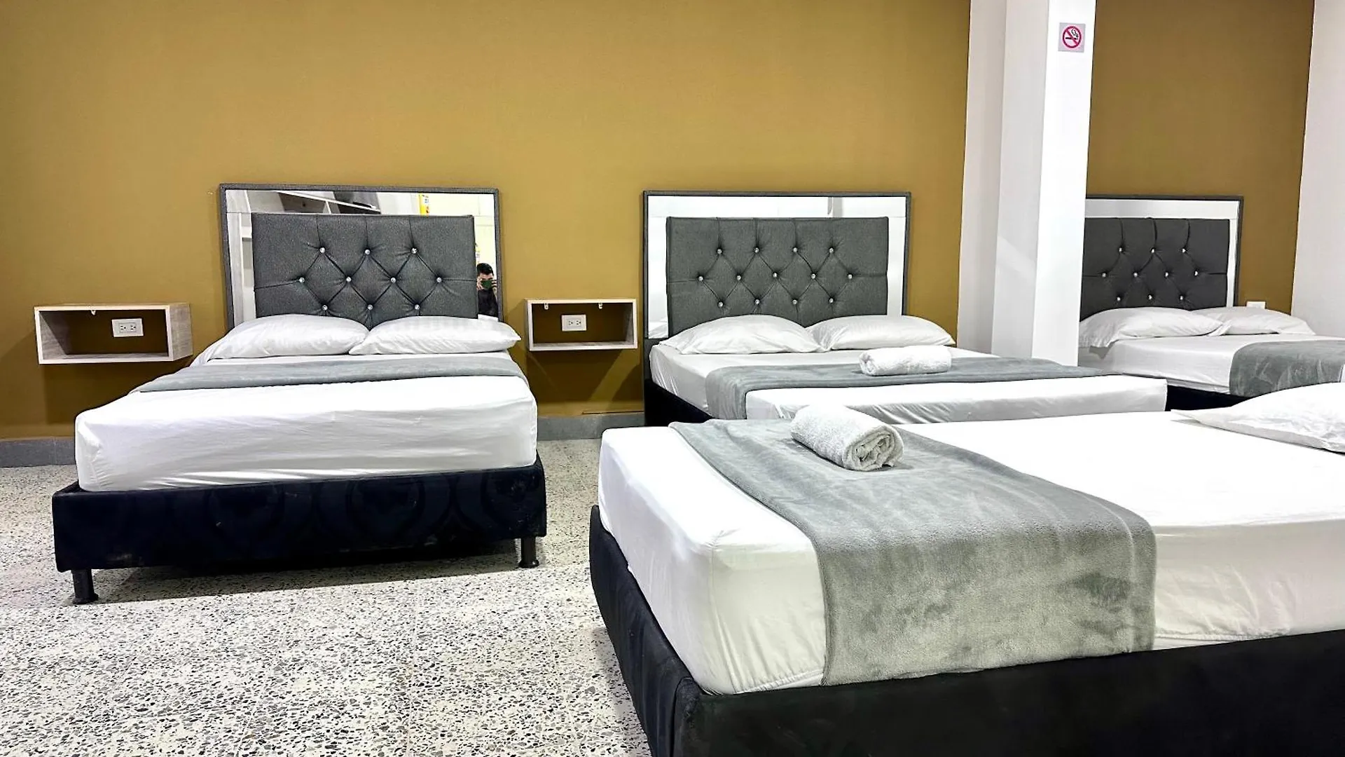 Hotel Guayacanes 70 Medellín 0*,  Colombia